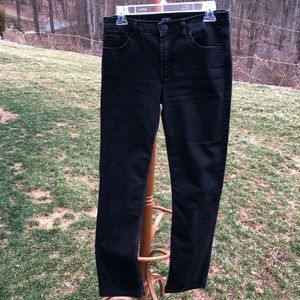 NU Jones black jean size 8